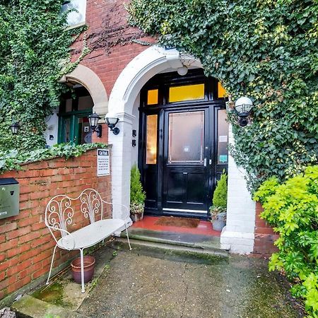 Airport Lodge Farnborough  Bagian luar foto
