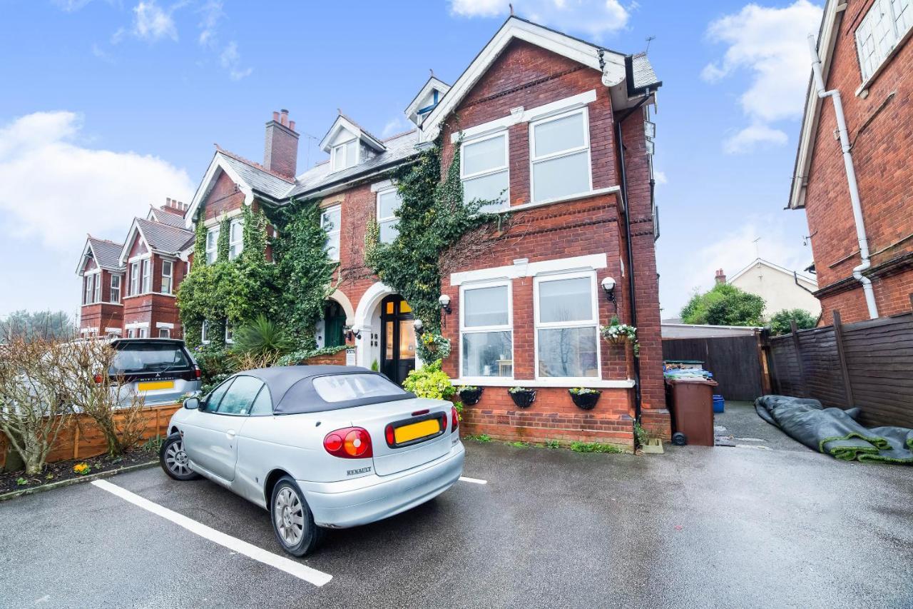 Airport Lodge Farnborough  Bagian luar foto