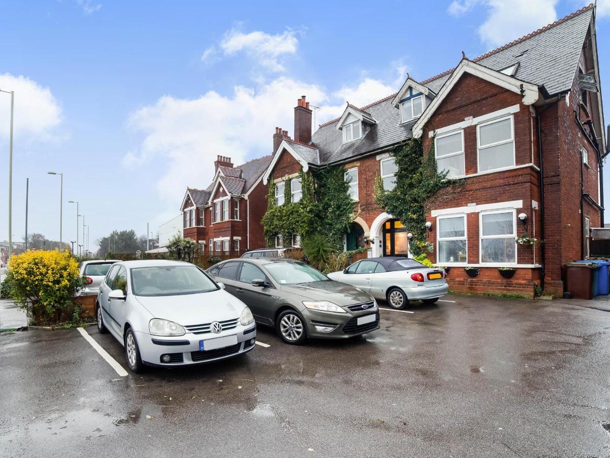 Airport Lodge Farnborough  Bagian luar foto