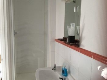 Airport Lodge Farnborough  Bagian luar foto